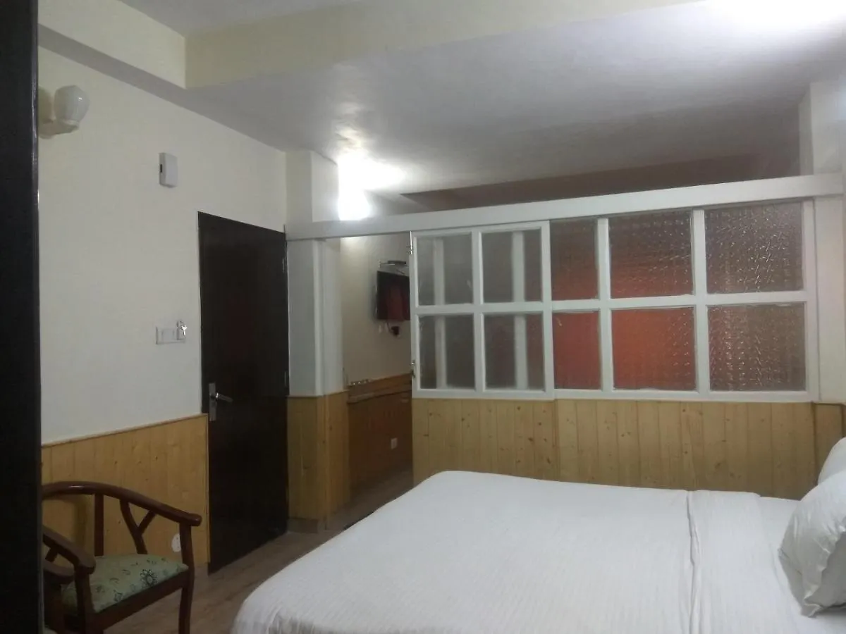 Seven Hills Hotel Shimla 3*,  India